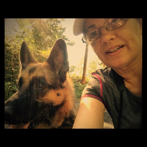 Meet your Posher, Pauline - Picture 2 of 7